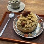 パティスリー リョーコ - 初日は1/2で我慢。