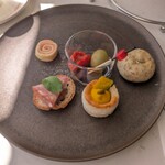 ザ・ラウンジ - 下段