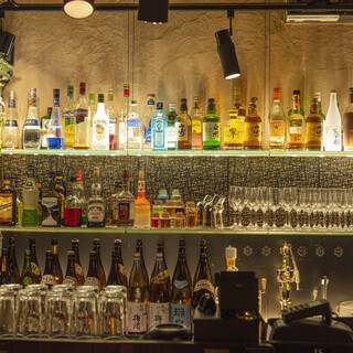 お酒全てにこだわる。全160種類のラインナップ。