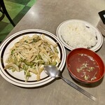 ティン・フック - 豚バラとゴーヤたまご炒めランチ780円