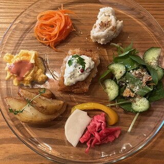 スリーストーリーズバル_0