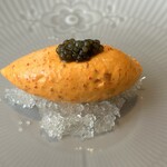 プリマベラ  - 結構しっかりクリームが入っているのだけれど、上の国産キャビアの塩気がそれを引き締めている