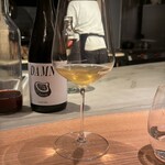 MANO - ドリンク⑤
      
      ・緑茶と赤松の葉を薪火で軽く焙煎して淹れて
      ・アブラチャンの実のシロップを加えて