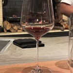 MANO - ドリンク④
      
      ・ザクロ果汁に、
      ・紅茶のコンブチャを加えて、
      ・無花果の葉を燻ぶらせた香りを閉じ込めた水を加えて、