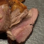 MANO - ・信州新町のサフォーク
      （トモサンカクと肩ロースにあたる2種の部位）
      ・スペインの乳飲みの仔羊（＝コルデロ・レチャル）
      ・フライドポテト