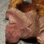 MANO - ・信州新町のサフォーク
      （トモサンカクと肩ロースにあたる2種の部位）
      ・スペインの乳飲みの仔羊（＝コルデロ・レチャル）
      ・フライドポテト