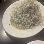 イタリアン酒場ナチュラ - パスタ見えない笑