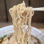 こってり脂らーめん きたろう - 麺　リフト