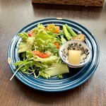 バルバルキッチンアメリ - ランチサラダ
      今日は冷奴の代わりに大根の煮物。これもまた美味！