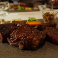 トロワフレーシュ - 肉3種盛り！（左から神戸牛ランプ・近江牛サーロイン・短角牛）