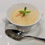 プレスキル - 紅ズワイガニと雲丹のロワイヤル