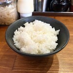 横浜家系ラーメン 三郷家 - フォロワーサービスの無料ライス。