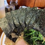 横浜家系ラーメン 三郷家 - 海苔増しは5枚100円。
