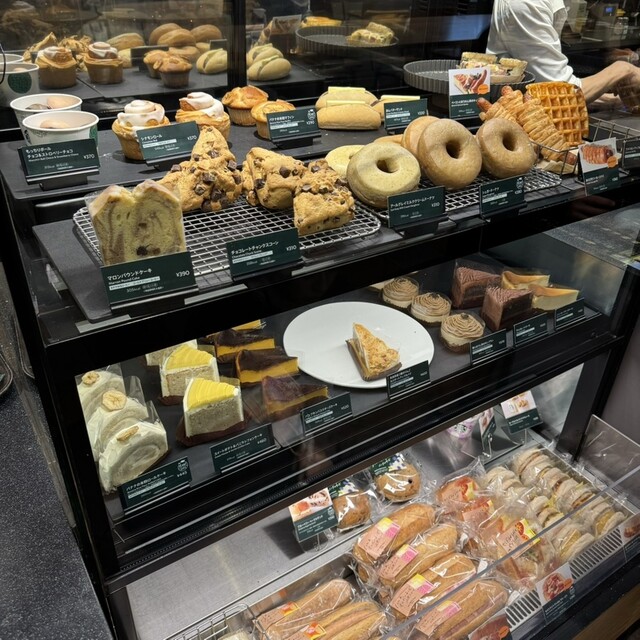 Starbucks Coffee Nishi Shinjuku Mitsui Biru Ten photo 5