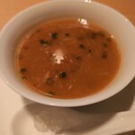 チャイナルーム - ツバメの巣を乗せた上海蟹のコラーゲンスープ