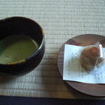 掬月亭 - 抹茶(お菓子付)