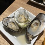 銀座で生牡蠣が美味しい専門店 牡蠣Bar - 蒸し牡蠣