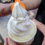 ブルーシールパーラー - 塩ミルクソフトクリーム(カップ)