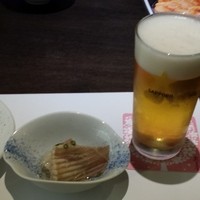 あま屋 - ビールと通し(カスベ)