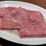 王道焼肉 豆だいふく - 特選厚切りタン塩