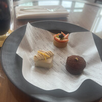 ザ タヴァン グリル＆ラウンジ - 