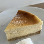 喫茶tton - 底面ベースには、店主様が大好きでいらっしゃる胡桃が入っているそうです。だからこその、あのザクザク感があったのですね