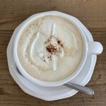 喫茶tton - ウインナーコーヒーのコーヒーには、少しのザラメが入っているそうです。ホイップではなくて、コーヒーに甘さがあったのですね