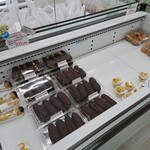 アウトレットスイーツ ロピア - 