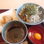 そば太鼓亭 - 肉もりそば　780円、舞茸天　130円