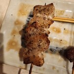 もつ焼き おでん かづのや - かしらあぶら(しお)(165円)