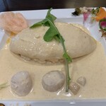 アレッタ ウォーヴォ - ホタテと明太子のクリームソースのオムライス
