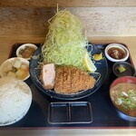 嬉嬉豚 とんかつ 「君に、揚げる。」(極) - 全貌