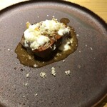 forare - 豚肉の上にカリカリ生ハムのサルティンボッカにレモンソース