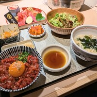 牛刺しと焼肉 仔虎 クリスロード店 - 