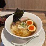 酒肴場 屯 - 津軽煮干し中華蕎麦（味玉入り）¥1000