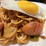 Okaffe kyoto - 喫茶店のナポリタン
                                目玉焼きトッピング
                                
                                ナポリタンがこげる音が美味しそうです
                                美味しい