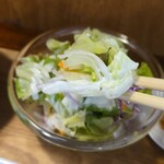 キッチン ブルー グローブ - サラダをたべて