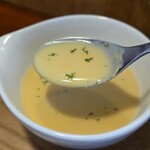 キッチン ブルー グローブ - まずはコーンスープから