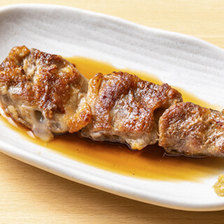 『串しゃぶ』『軟骨とろり』など当店ならではのメニューをご提供