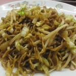 桃園 - 「焼きそばセット」の　焼きそば