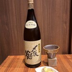 天ぷらバル 天むす 銀座 たけぞう - 〆張鶴です