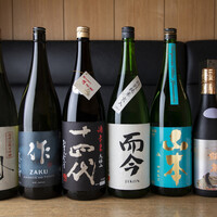 こだわりの日本酒を20種類以上取り揃えております。