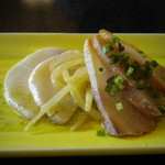 レストラン三ツ星 - フレンチ懐石のはじまり～～筍とヒラマサの燻製。