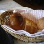 レストラン三ツ星 - パンは３種類で焼き立てが嬉しい～～！！！！！