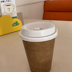 コウジ サンドイッチ - テイクアウト仕様にして下さった、おかわりコーヒー。