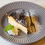 隠れ家キッチン NaNon. - バスクチーズケーキ