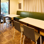 隠れ家キッチン NaNon. - テーブル席