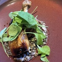 Bistro NOHGA  - 鶏もも肉のコンフィー。私はパリッと焼きと呼んでいます！