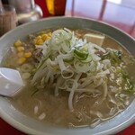 サッポロラーメン狸小路 - 塩ラーメン（バタートッピング）800円