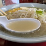 サッポロラーメン狸小路 - 塩ラーメン（バタートッピング）800円